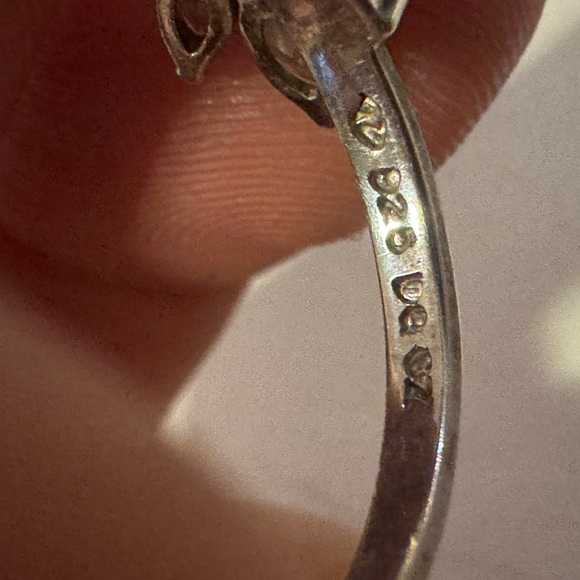 Vintage 925 Sterling silver ring with CZ’s - Picture 9 of 12